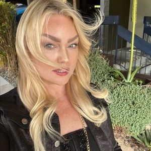 Meet your Posher, Ella